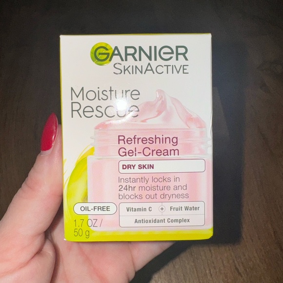 4 boxes of BRAND NEW Garnier Moisture Rescue !! - Picture 2 of 7